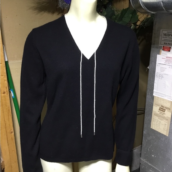 Neiman Marcus Cashmere Sweater - Picture 3 of 16